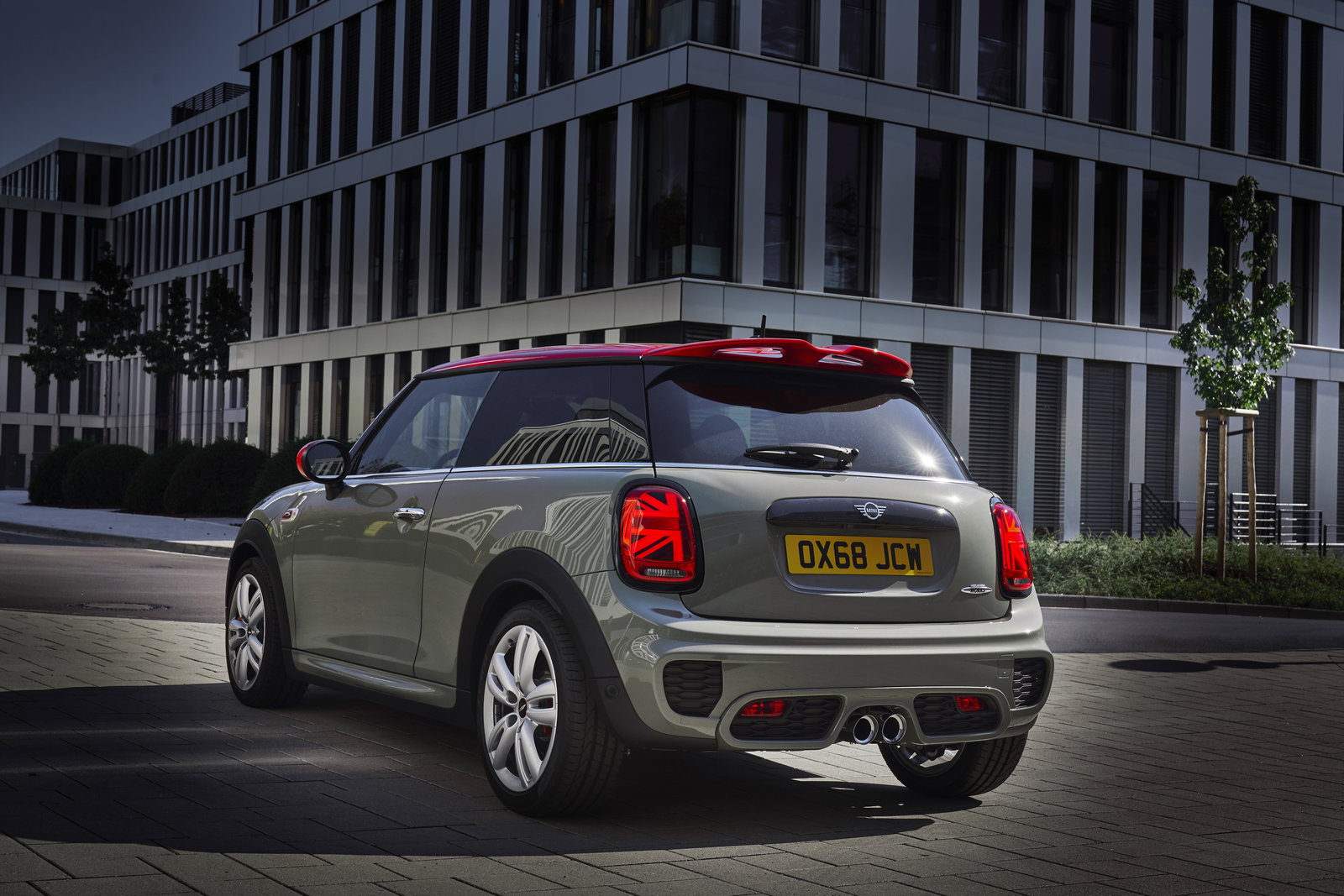 Can A Competition Pack Help The BMW M5 Beat A Mercedes-AMG E63 S?