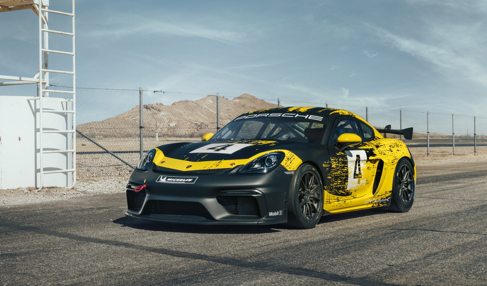 Road Car-Previewing Porsche 718 Cayman GT4 Clubsport Lands With 3.8 Flat-Six