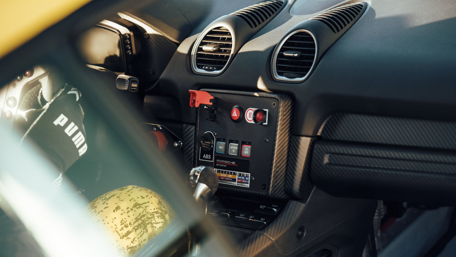 Road Car-Previewing Porsche 718 Cayman GT4 Clubsport Lands With 3.8 Flat-Six