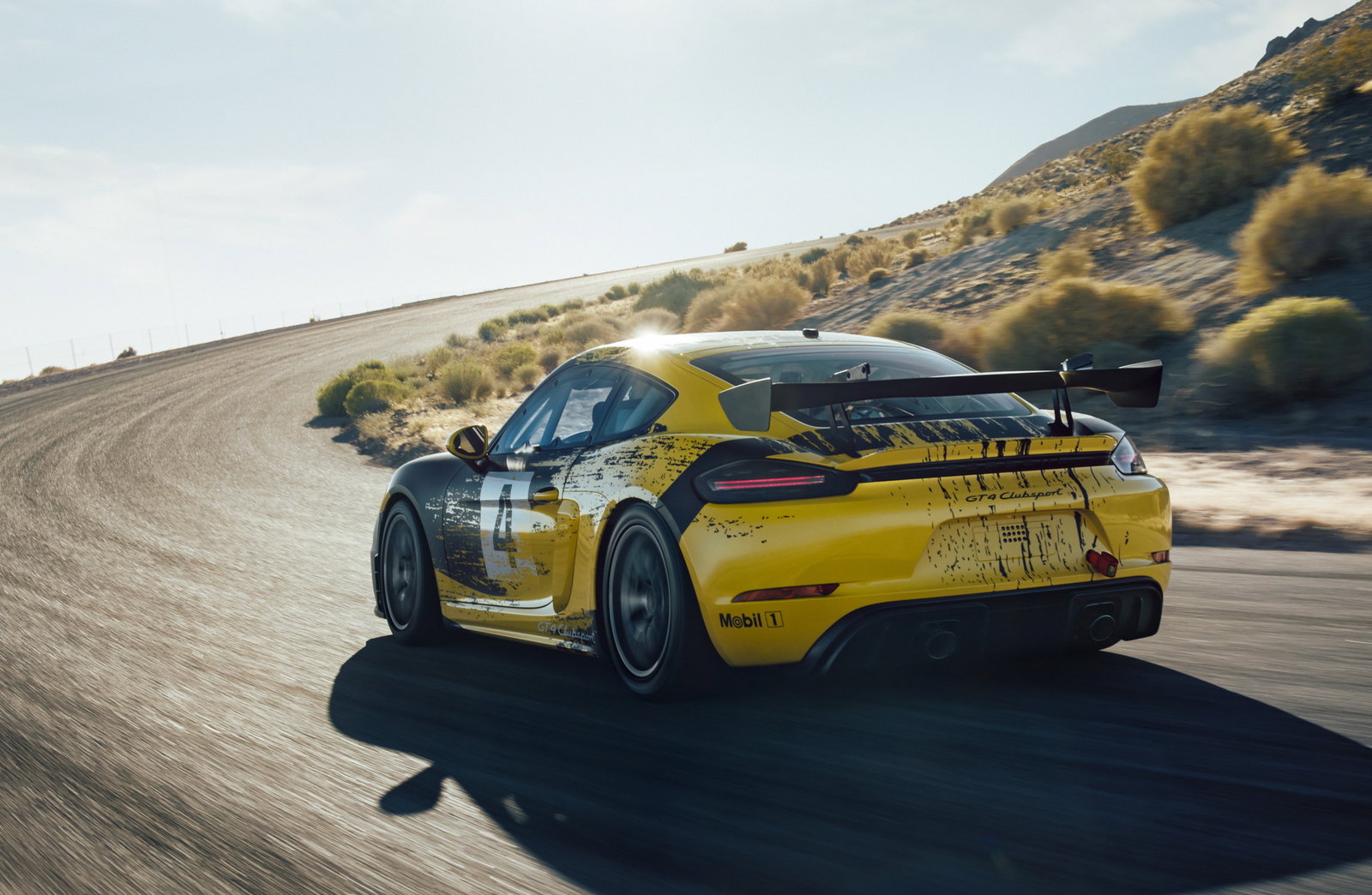Road Car-Previewing Porsche 718 Cayman GT4 Clubsport Lands With 3.8 Flat-Six