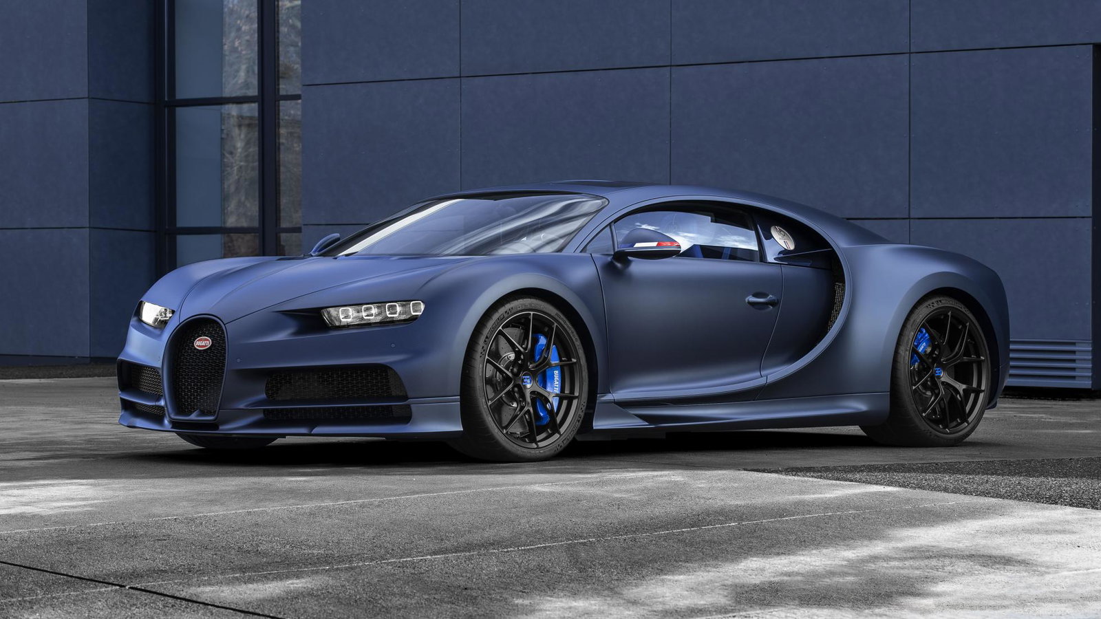 The Chiron Sport ‘110 Ans Bugatti' Is A 1500bhp French-Themed Tribute