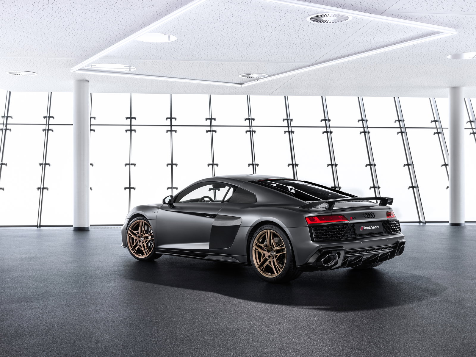 Celebrate 10 Years Of V10 Awesomeness With The Audi R8 Decennium