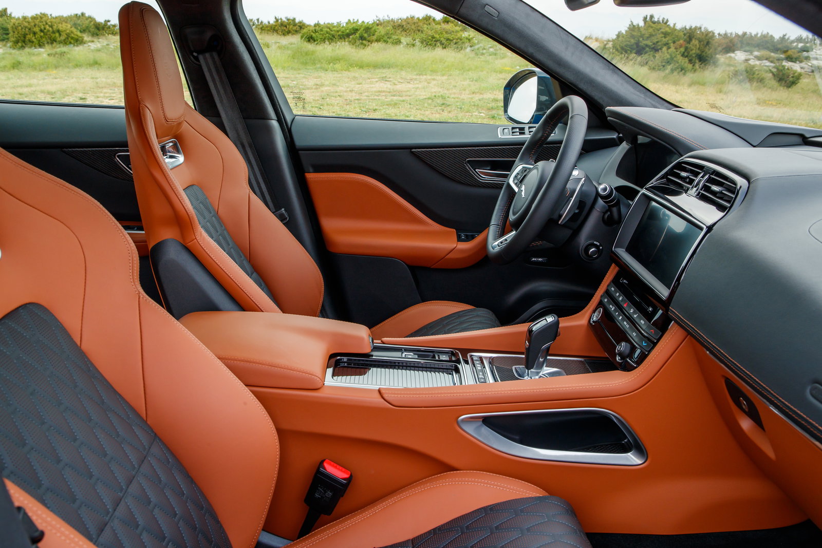 Jaguar F-Pace SVR Review: A Brutal Salute To V8 You'll Come Away Loving