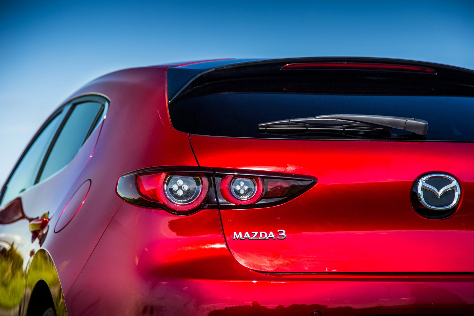 Abarth 595 Essesse Review: A Weirdly Alluring Ergonomic Disaster