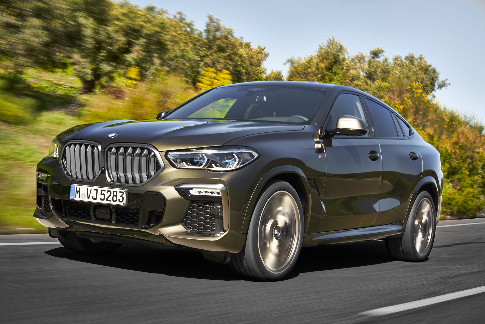 The New BMW X6 Has Optional Illuminated Kidney Grilles