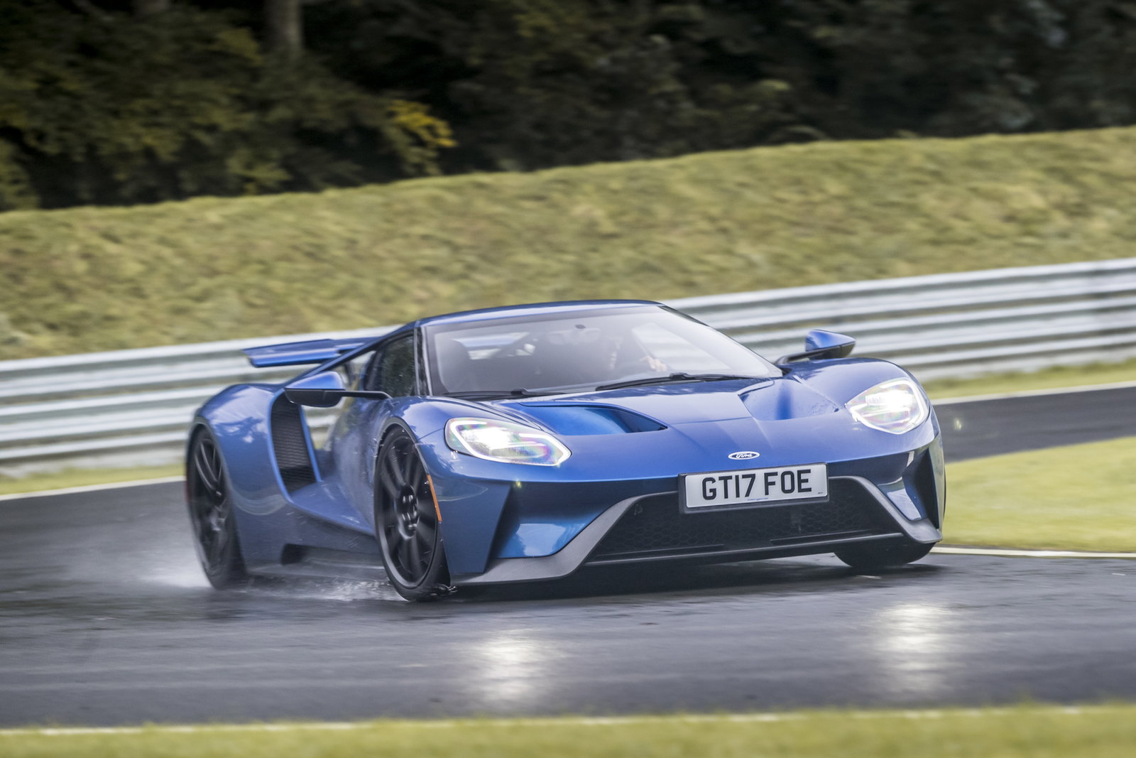 The Ford GT Is Like A Reincarnated Mercedes CLK GTR, And That Shows In The Way It Drives