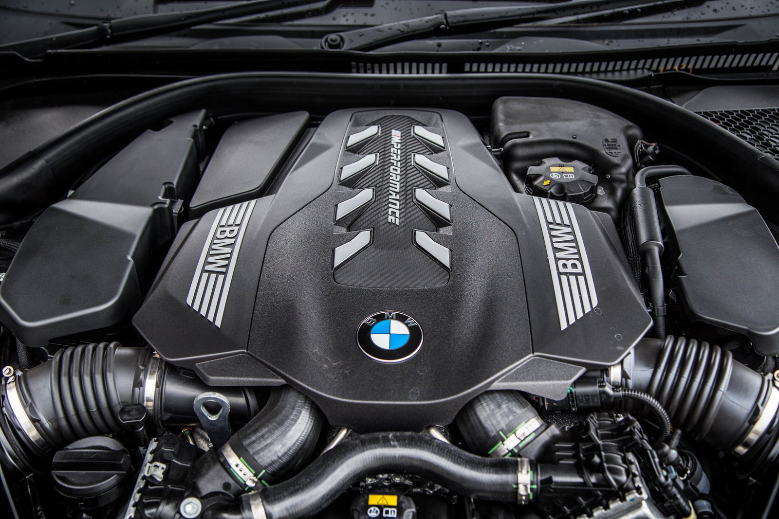 Is The BMW 8-Series Gran Coupe Better With A V8 Petrol Or An I6 Diesel?