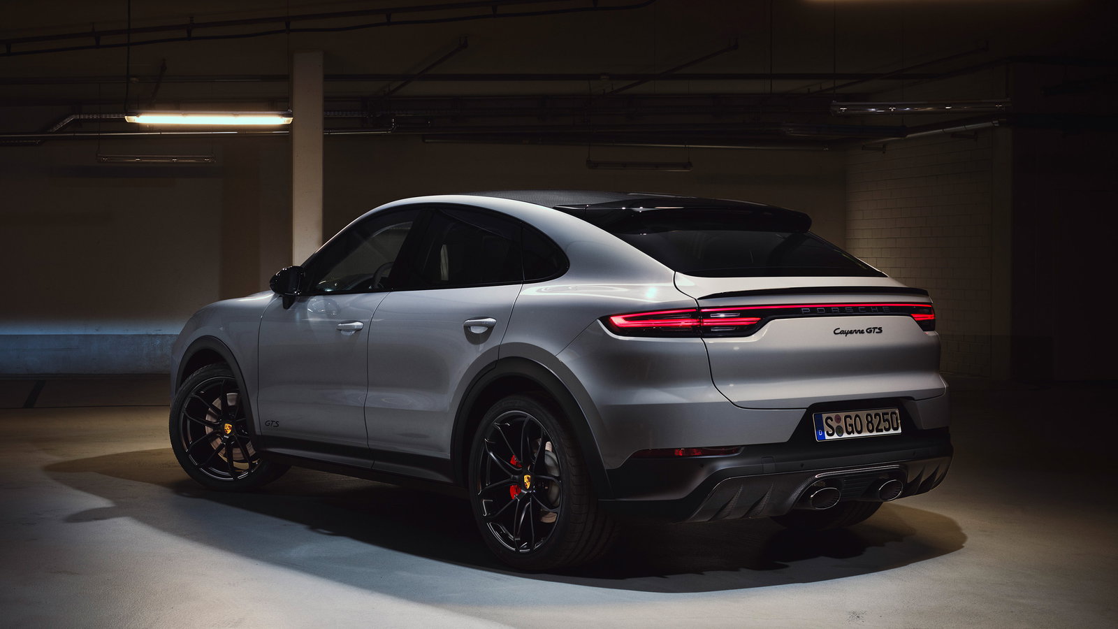 This Is The New V8-Powered Porsche Cayenne GTS