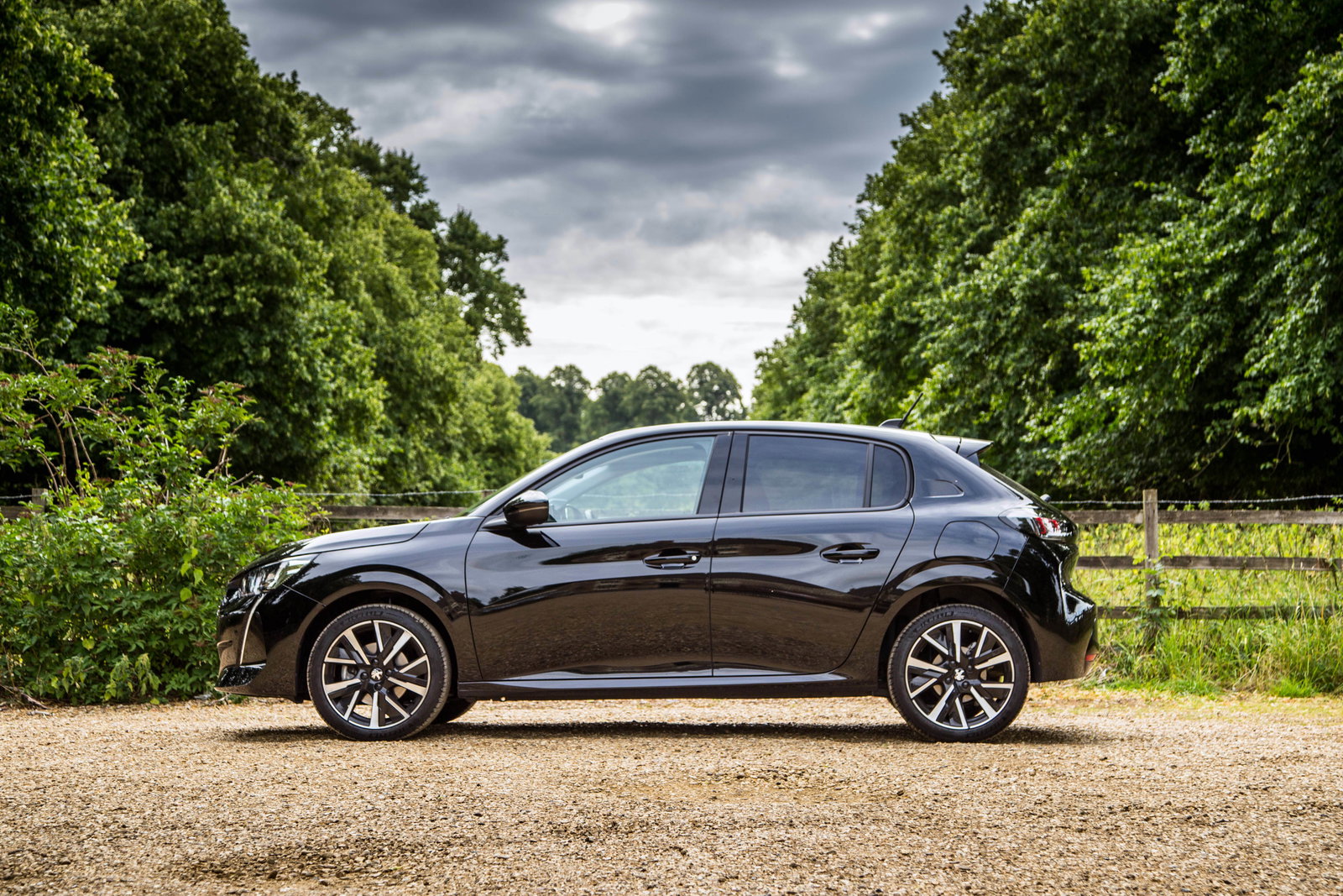 Is An Older OE Tyre Better Than Its Off-The-Shelf Replacement?