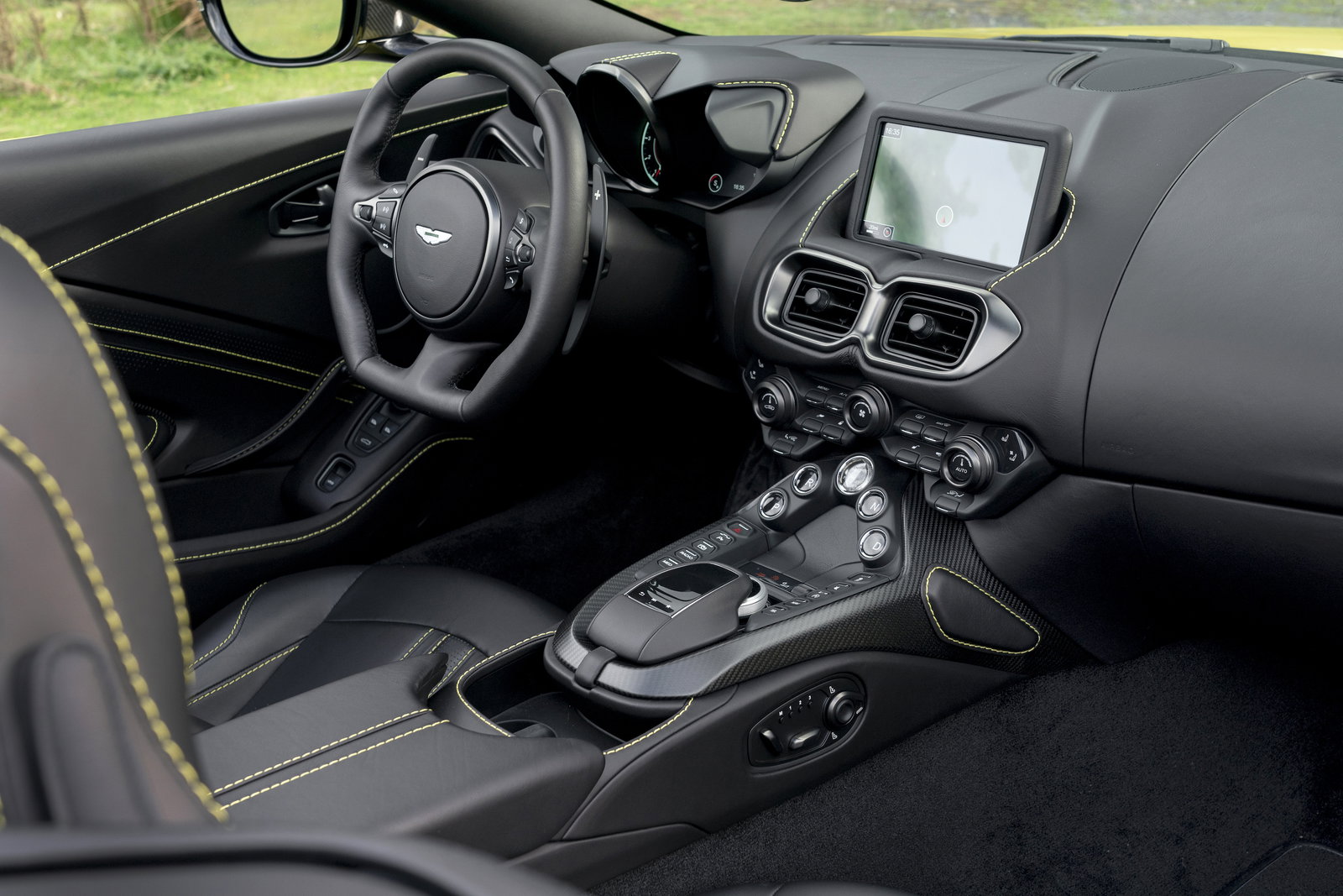 Aston Martin Vantage Roadster Review: Better With No Roof?