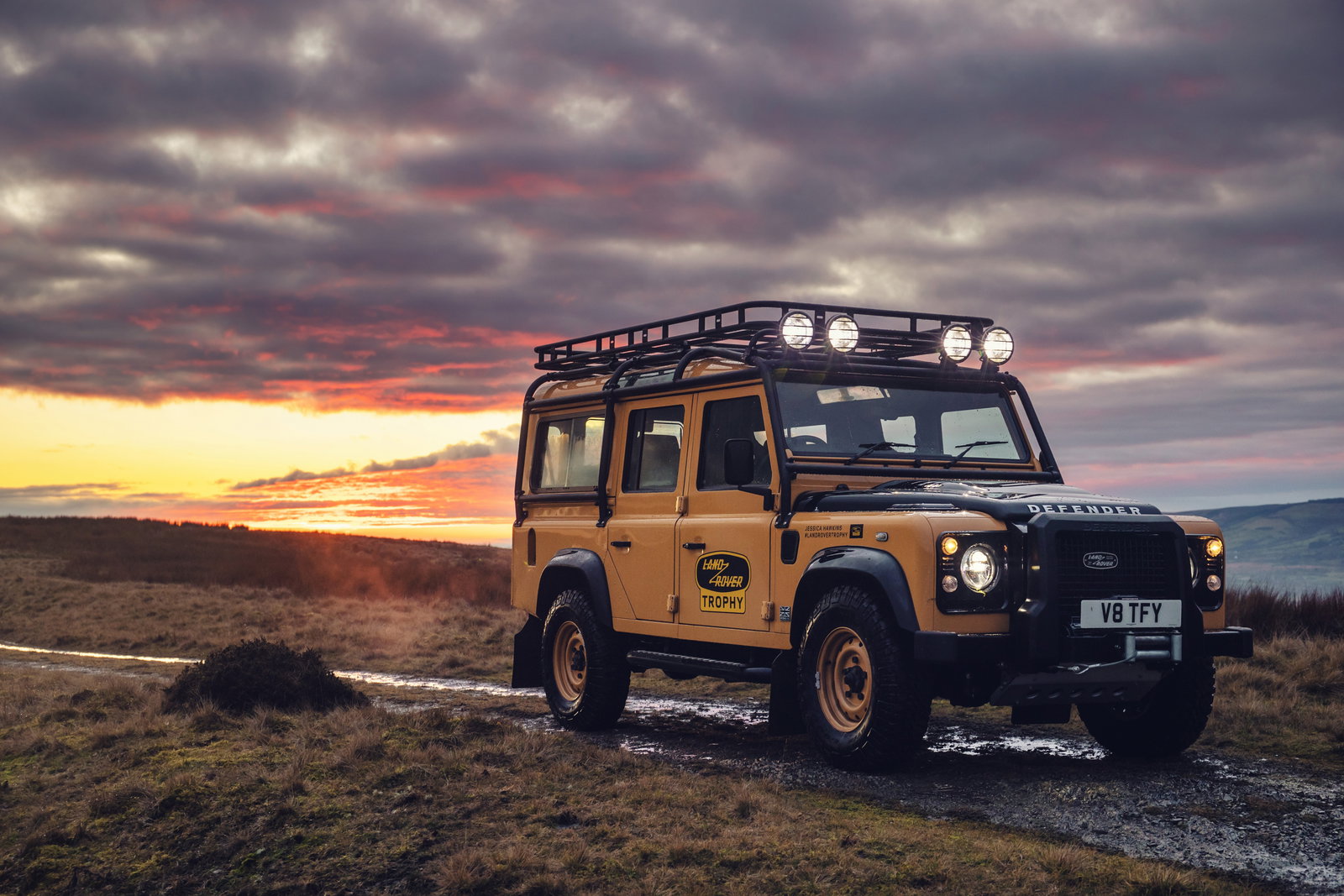 The Land Rover Defender Works V8 Trophy Is £200k Of Mud-Plugging Nostalgia