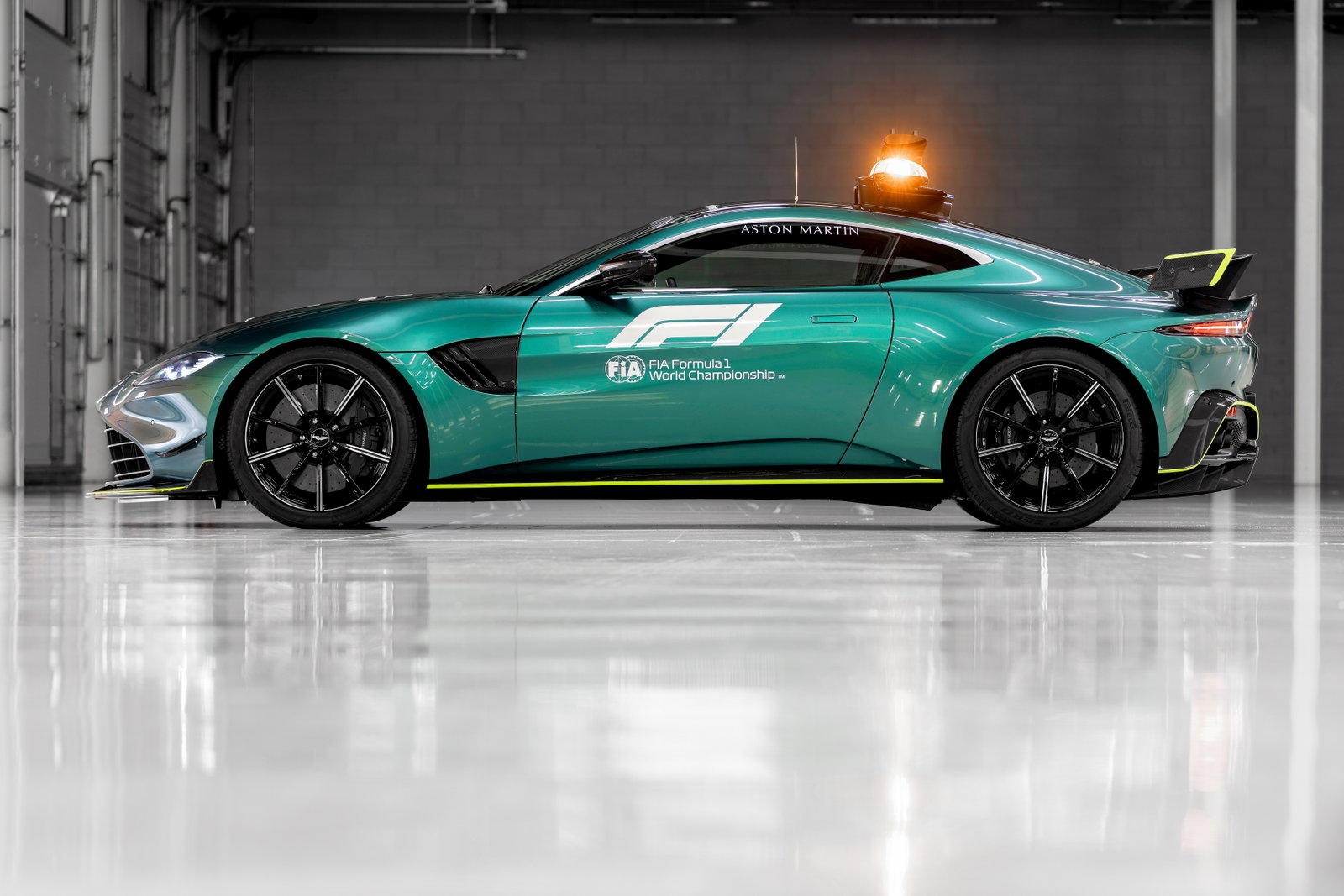 The Aston Martin Vantage Is The First Non-Merc F1 Safety Car In 26 Years