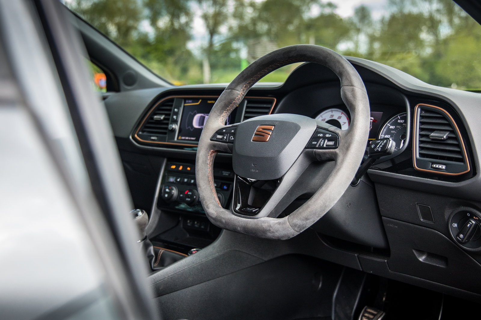Cupra Leon vs Seat Leon Cupra R: Can The New One Measure Up?