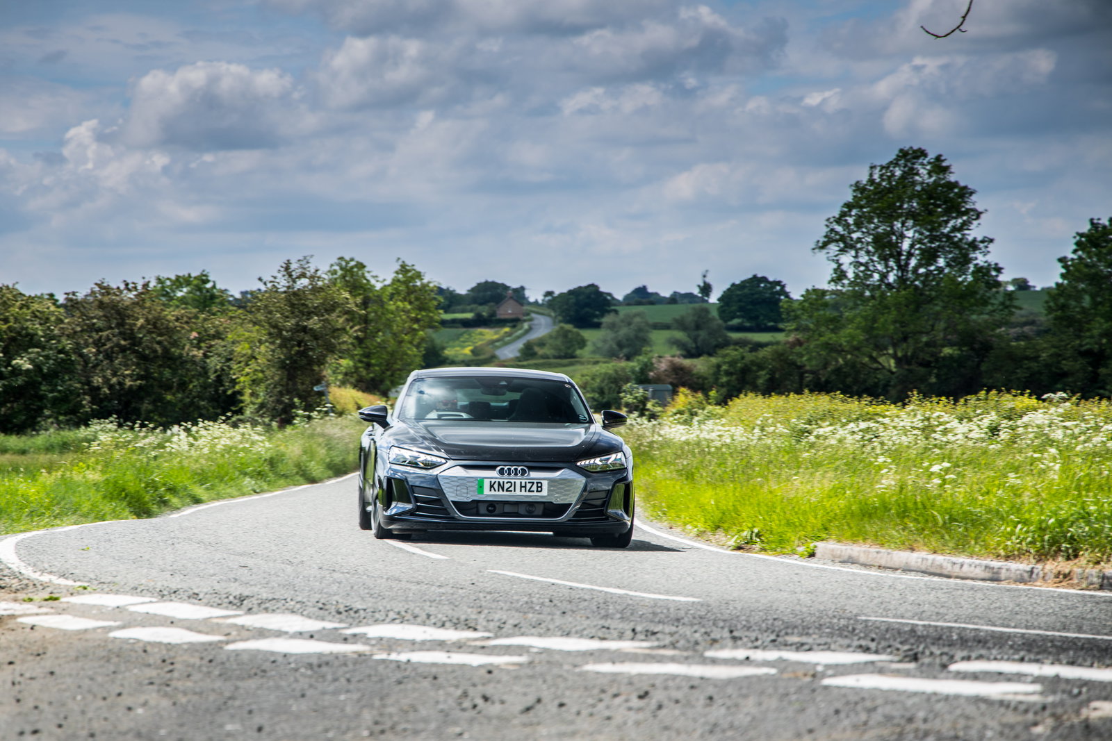 3 Things The Audi E-Tron GT Does Better Than A Porsche Taycan, And 3 It Doesn't