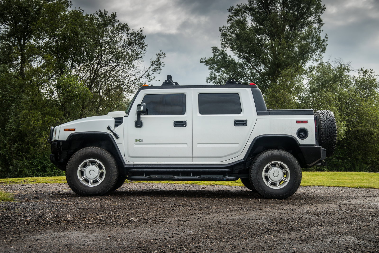 Driving A Hummer H2 Is An Awful And Brilliant Experience All At The Same Time