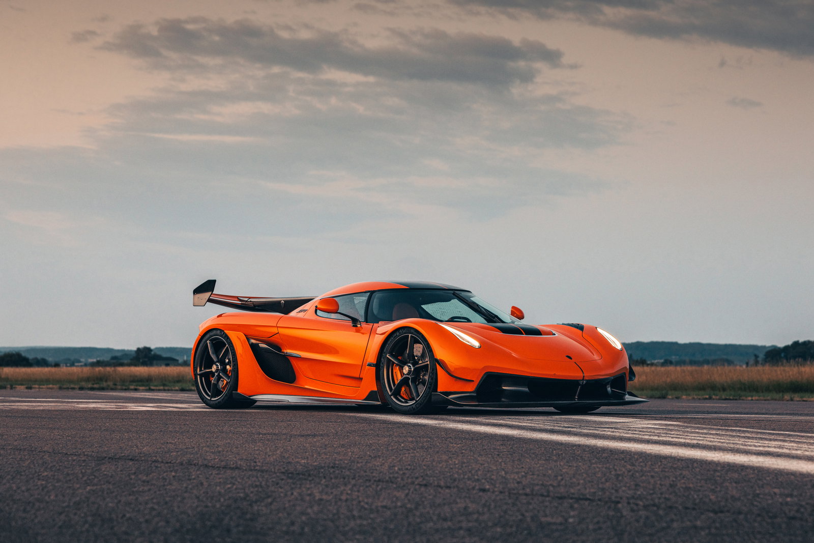 33 Spectacular Car Wallpapers For Desktop And Mobile