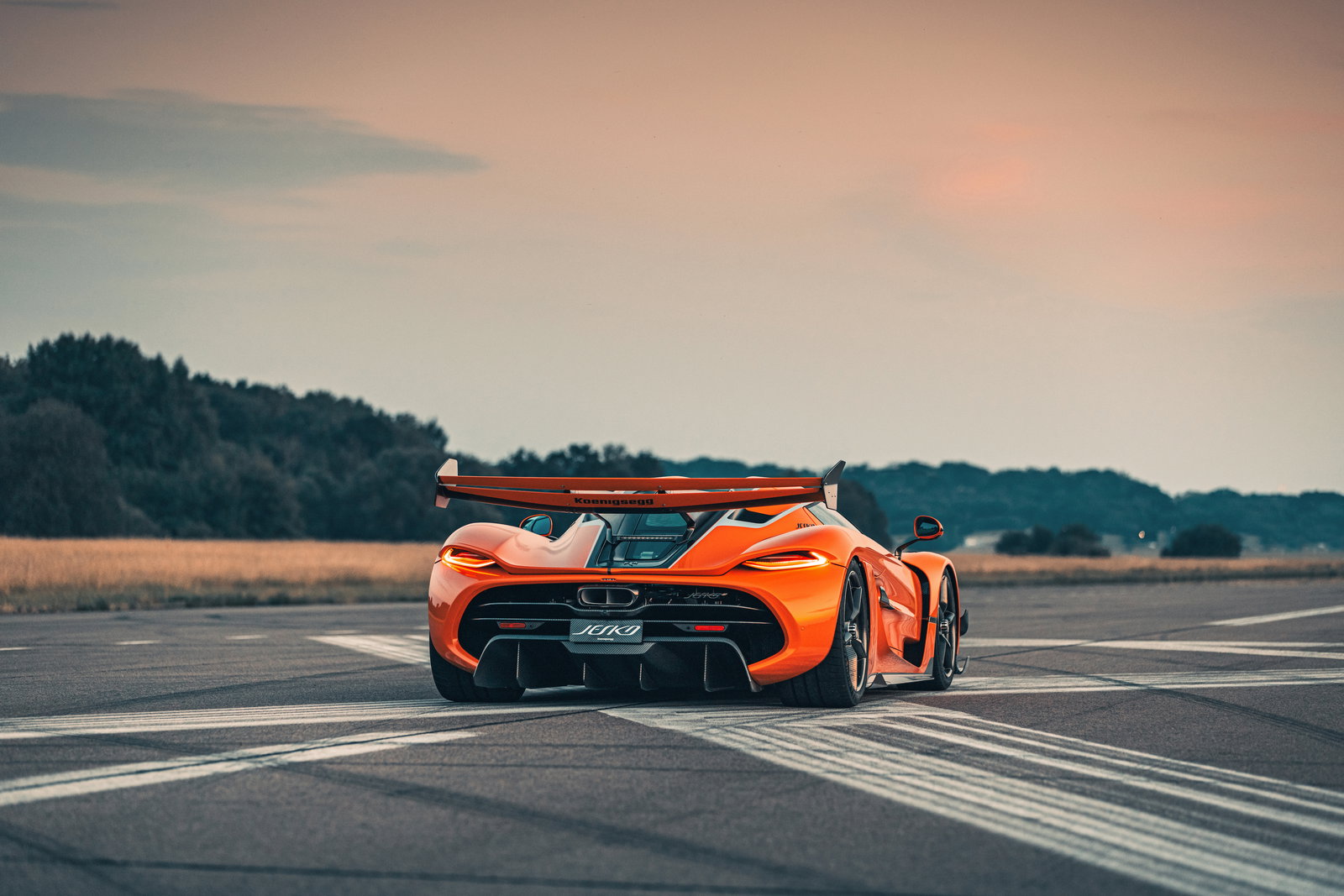 33 Spectacular Car Wallpapers For Desktop And Mobile