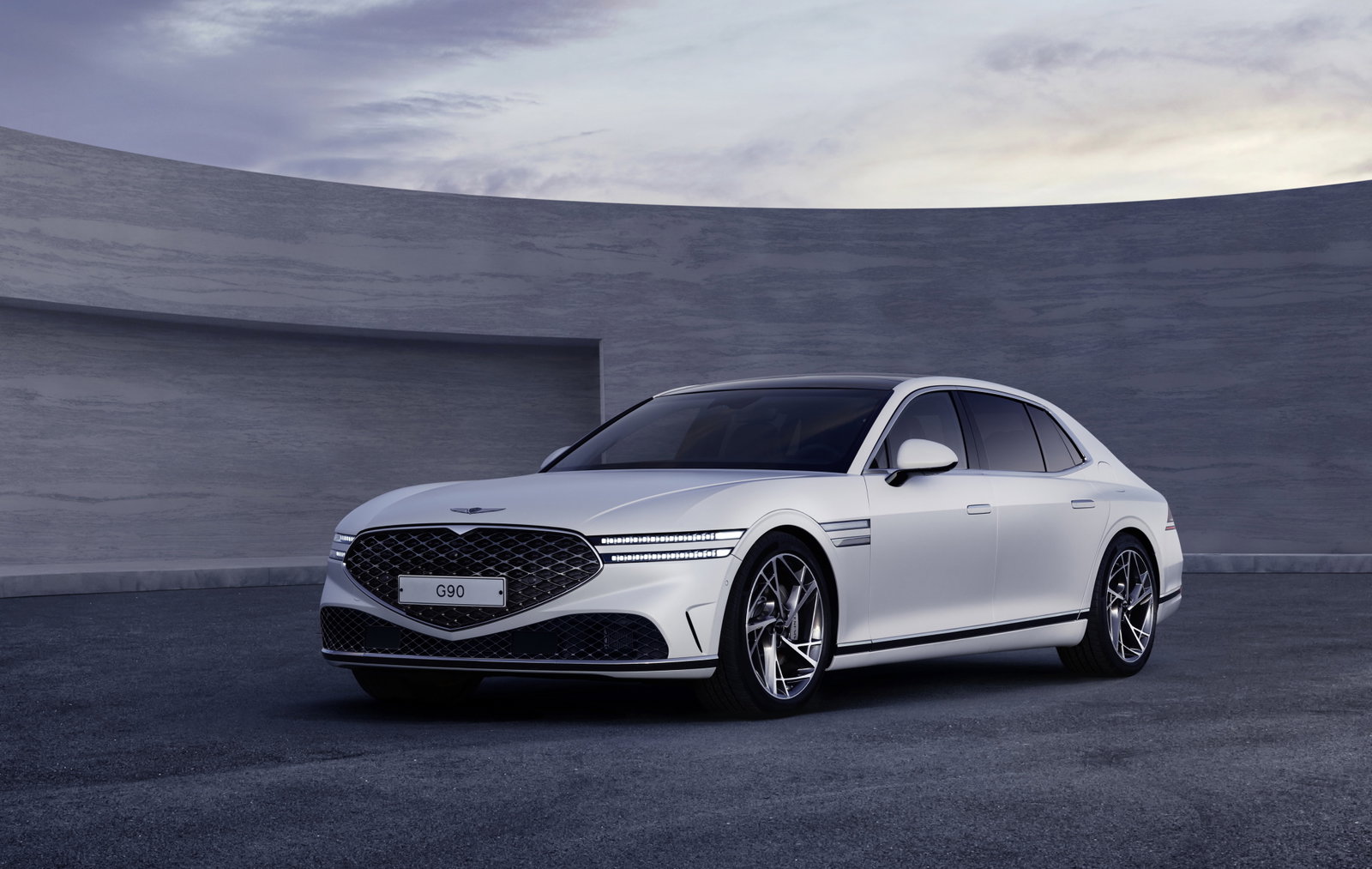 Genesis G90's Suitably Swanky Cabin Revealed