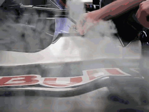 13 GIFs that shows just how beautiful the aerodynamic in Formula One car is and how they work :