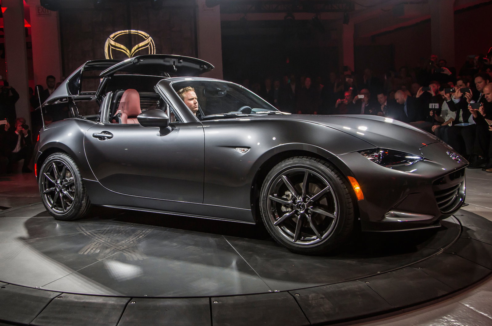 Mazda Unveiled the 2017 MX-5 RF and It's Stunning!