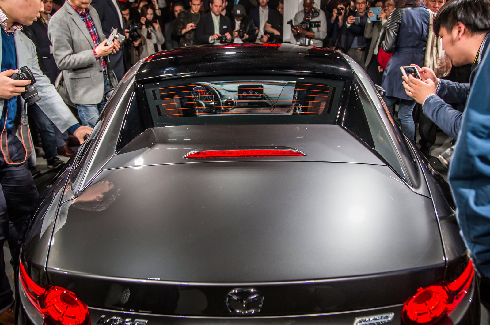 Mazda Unveiled the 2017 MX-5 RF and It's Stunning!
