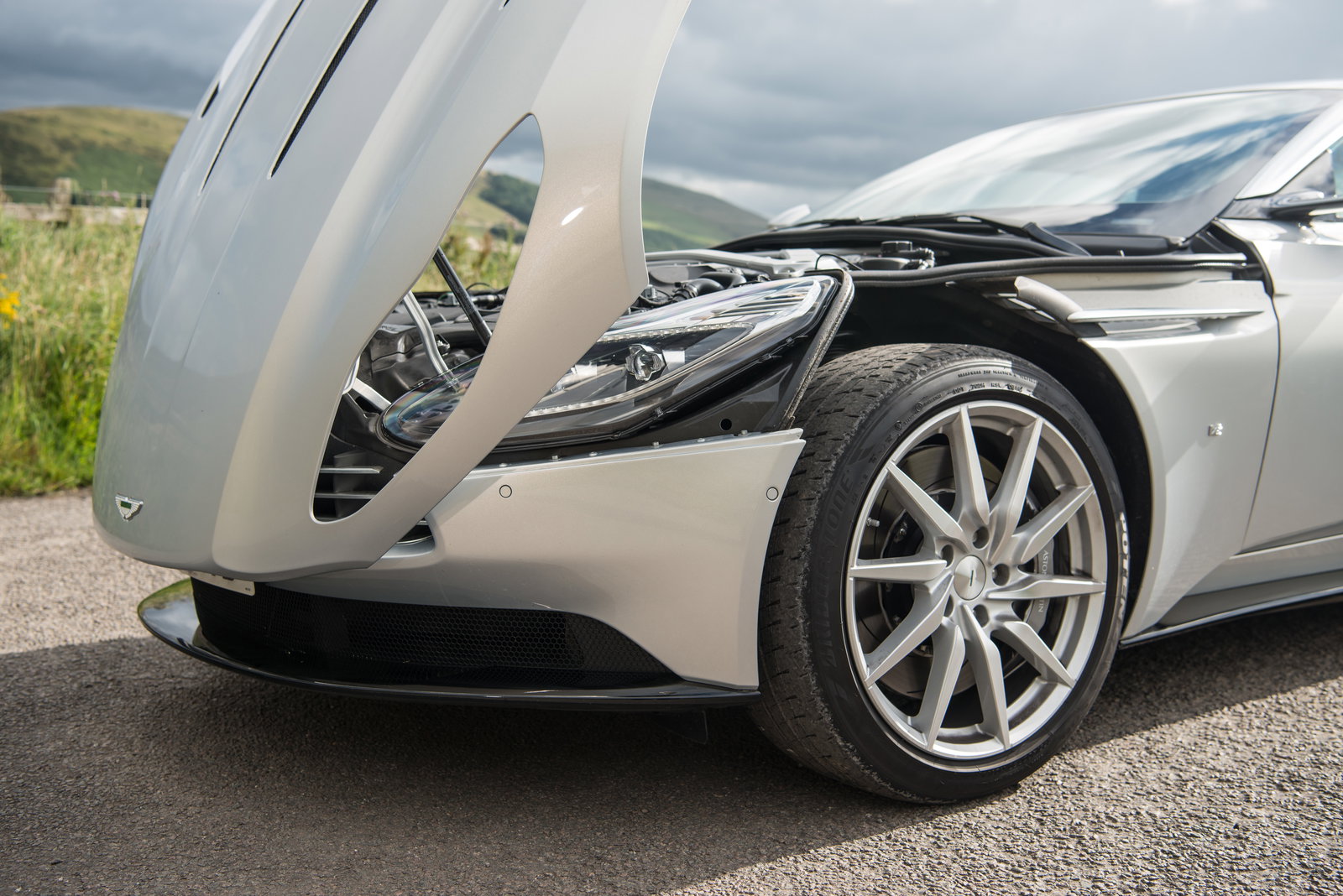 Aston Martin DB11 Review: The 600bhp V12 Hero That Laughs In The Face Of Downsizing