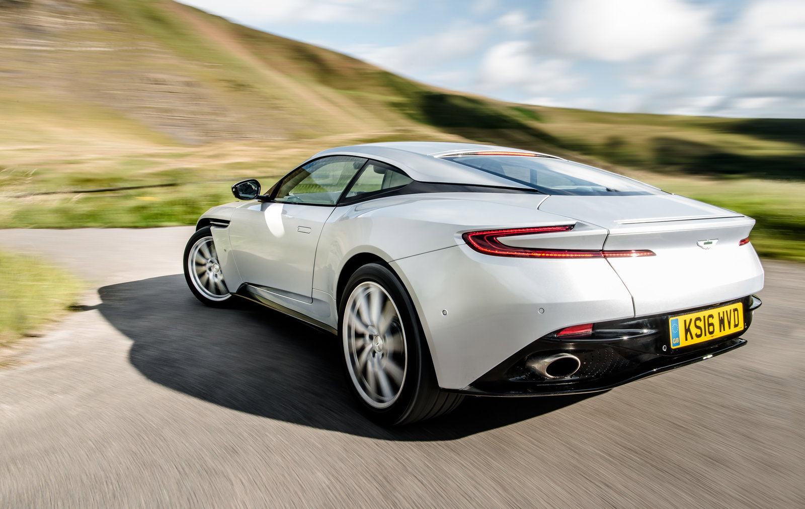 Aston Martin DB11 Review: The 600bhp V12 Hero That Laughs In The Face Of Downsizing