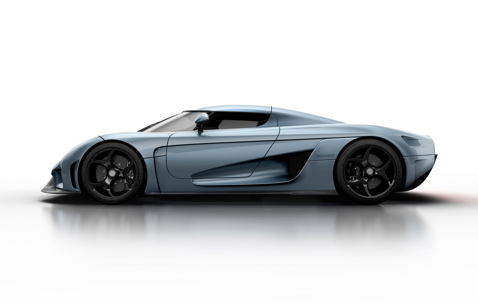 The Koenigsegg Regera uses a similar system to a torque converter to provide a smooth switch between electric power output and internal combustion