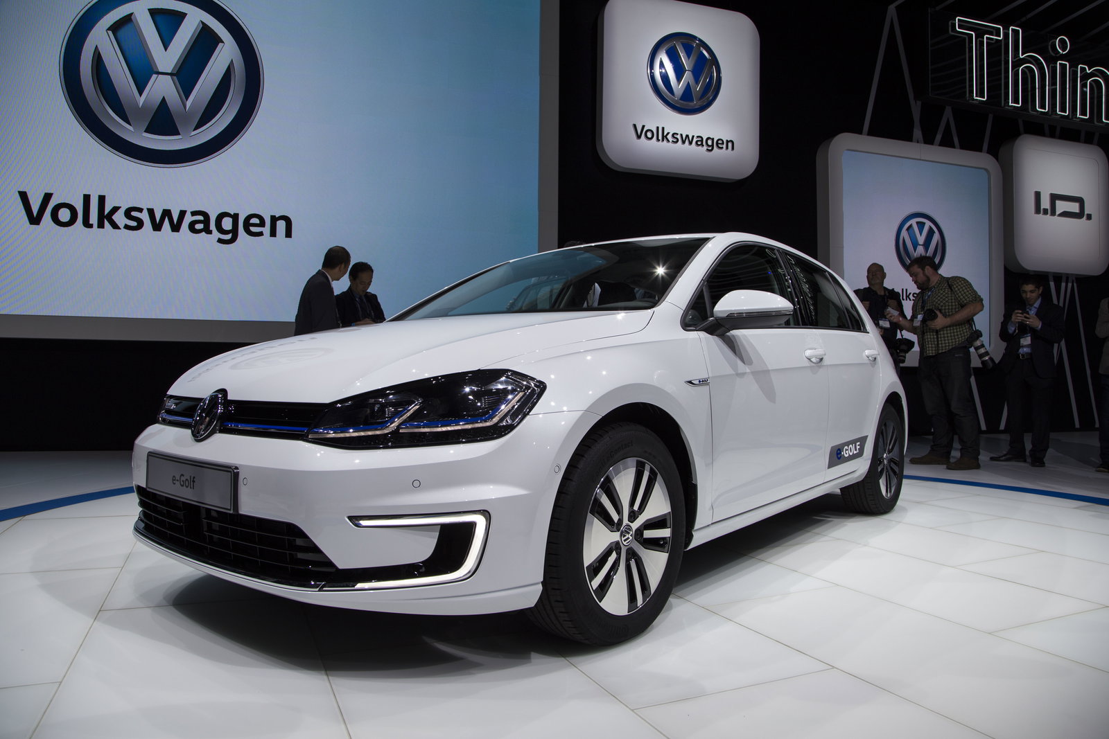 Say Hello To The Smarter, More Powerful VW e-Golf
