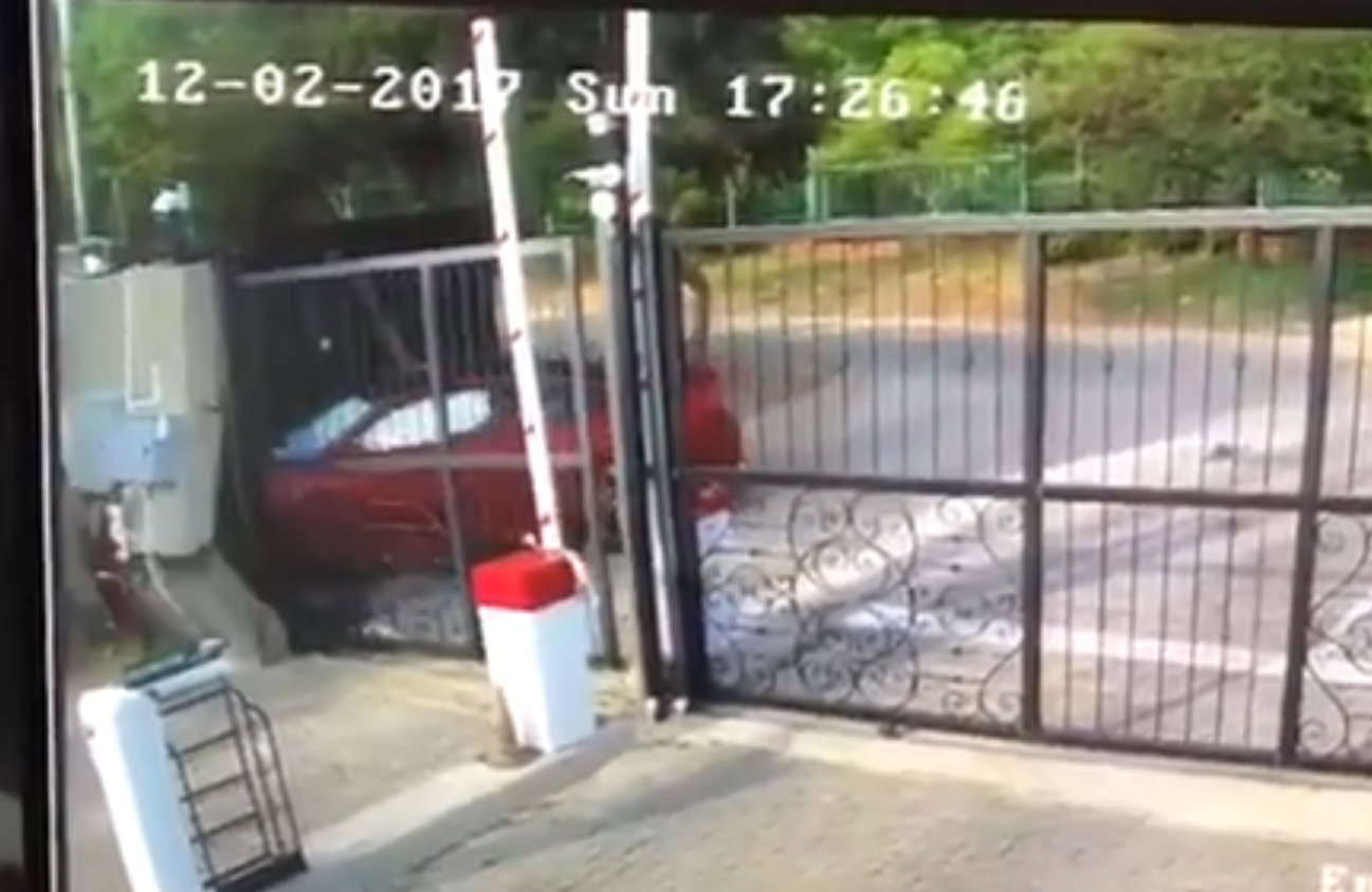 BMW M6 Demolishes Brick Security Wall After Driver Badly Loses Control