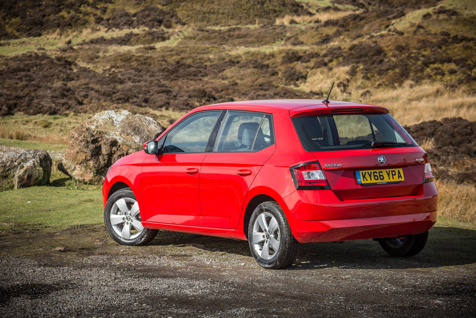 Skoda Fabia Review: The Tons-Of-Fun Supermini You'd Never Suspect