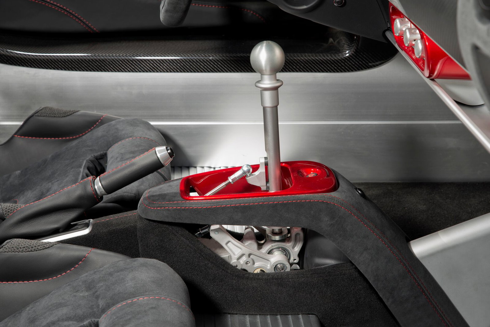 The Lotus Elise Sprint 220 Is A Sub-800kg Lightweight With An Incredible Gear Shifter