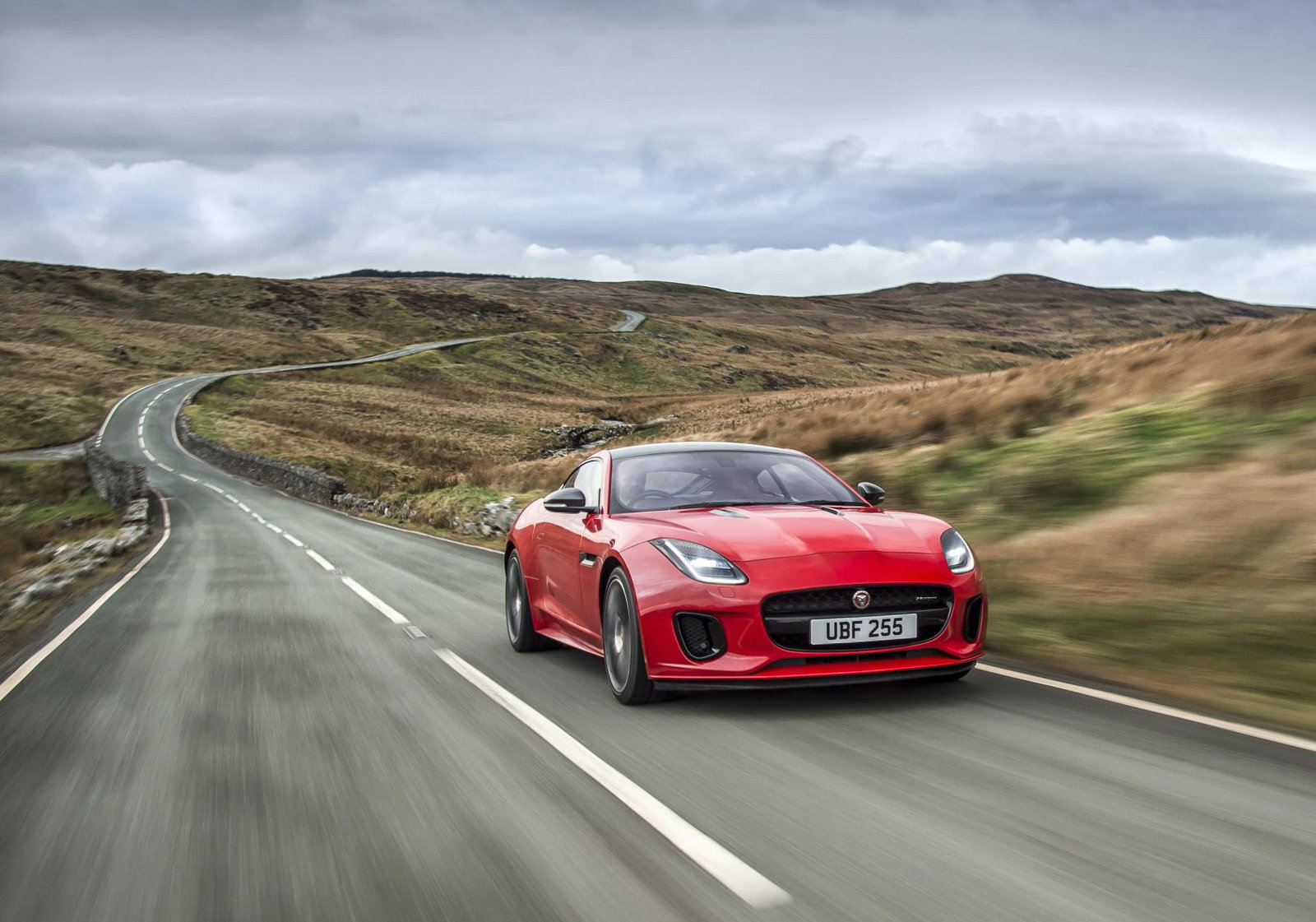 The Four-Cylinder Jaguar F-Type Will Sell By The Truckload, But It's A Fraud