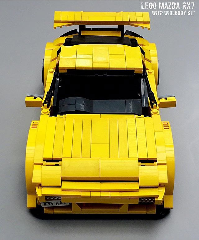 A 14 year old Lego Car Builder has built a Mini Phil