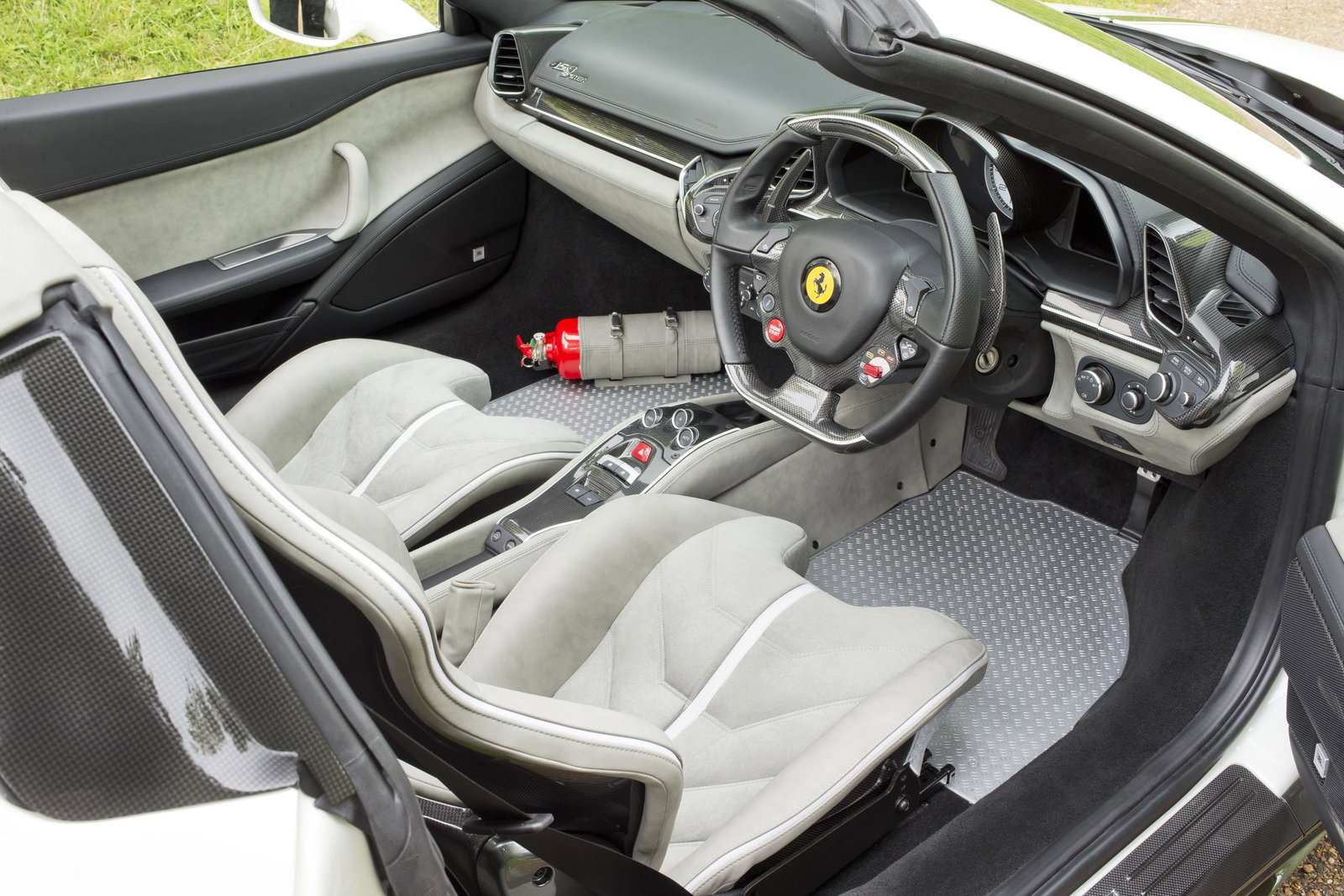 Hotel Valet Conned Into Giving Ferrari Keys To Joyriders
