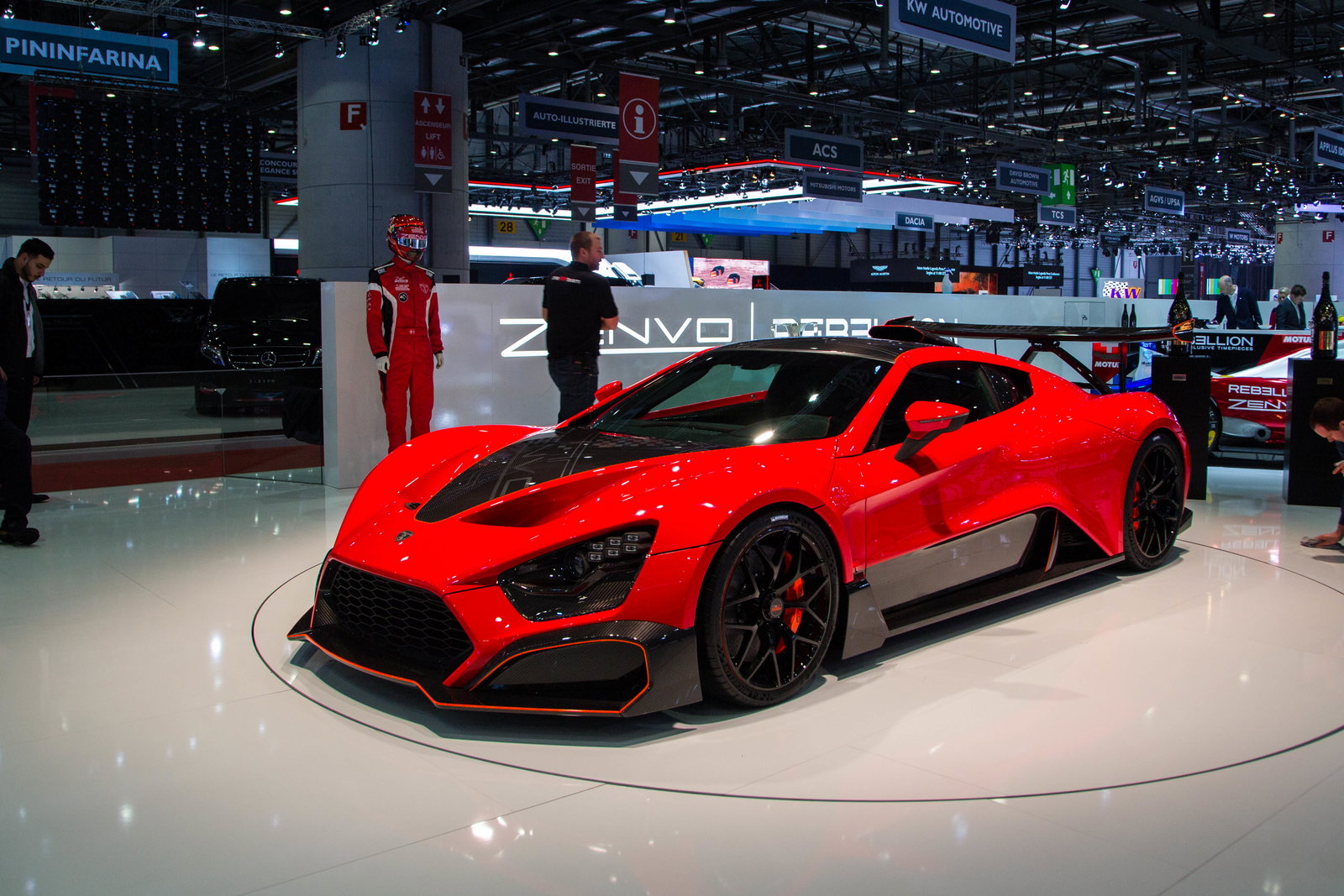 The Lagonda Vision Concept Previews An Indulgent Electric Future