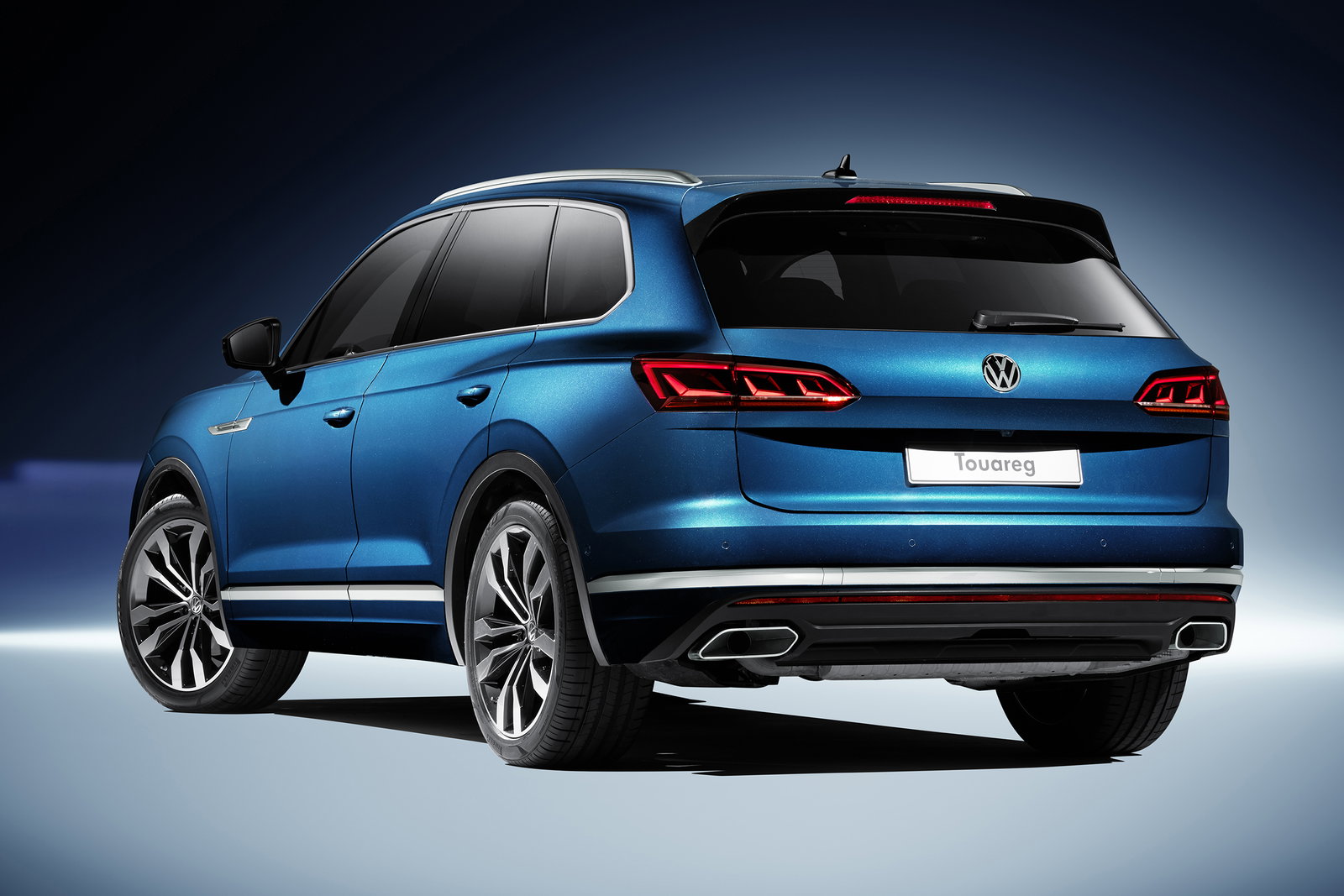 Behold The New, Lighter Volkswagen Touareg And Its Epic Screen