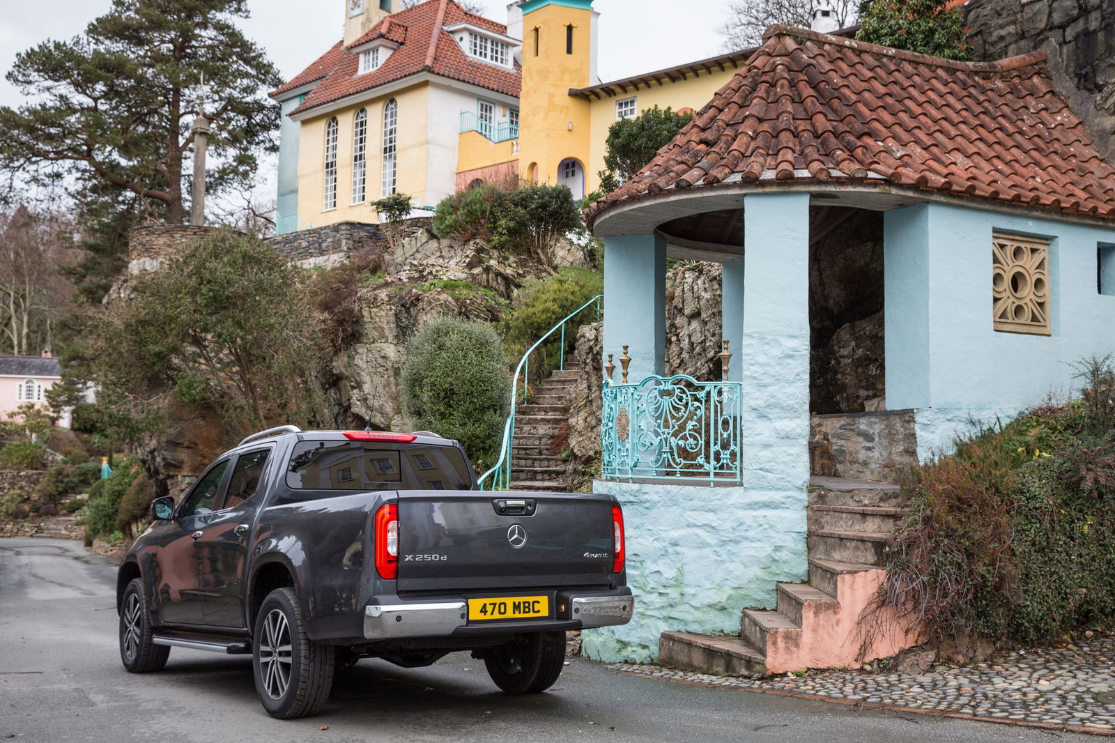 Mercedes Could Give The X-Class Pickup A 450bhp V8