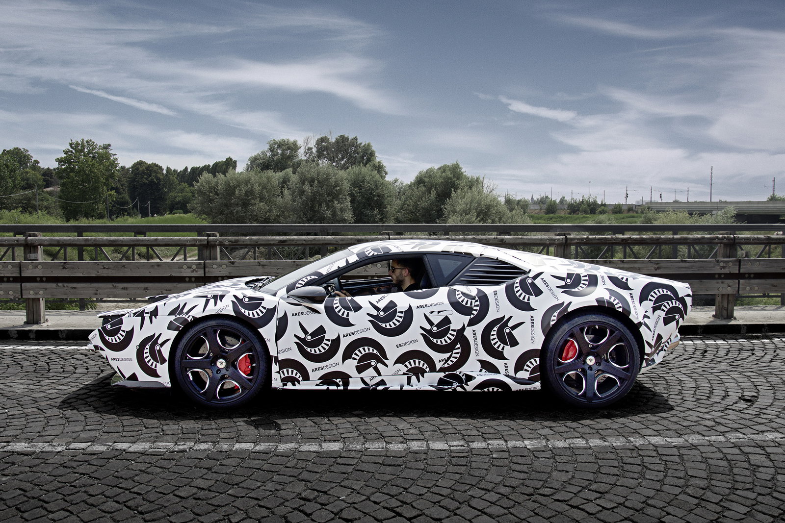 All Hail The Ares Panther’s Pop-Up Headlights - And 641bhp V10