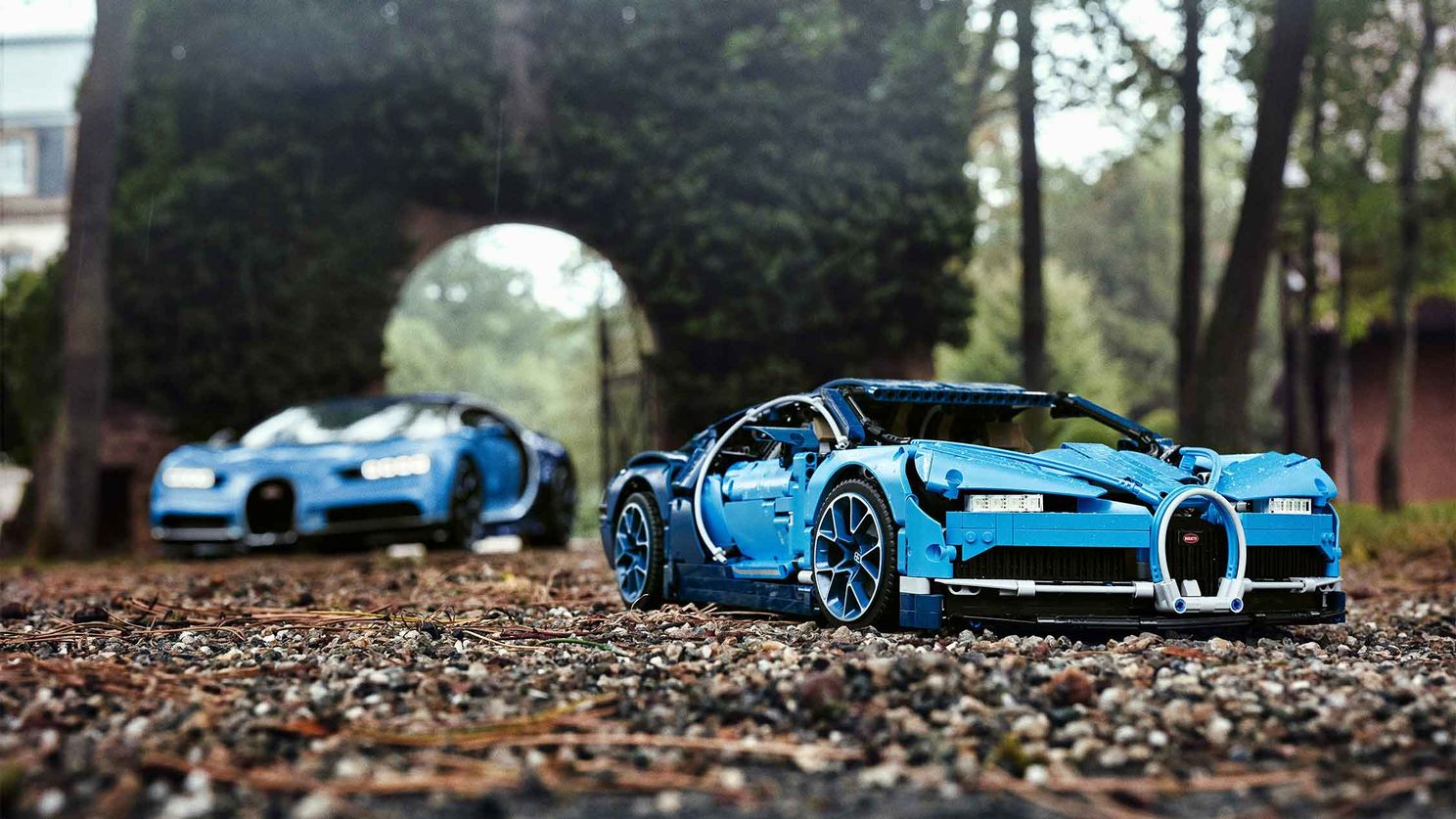 Watching This Time Lapse Lego Bugatti Chiron Build Has Us Hooked