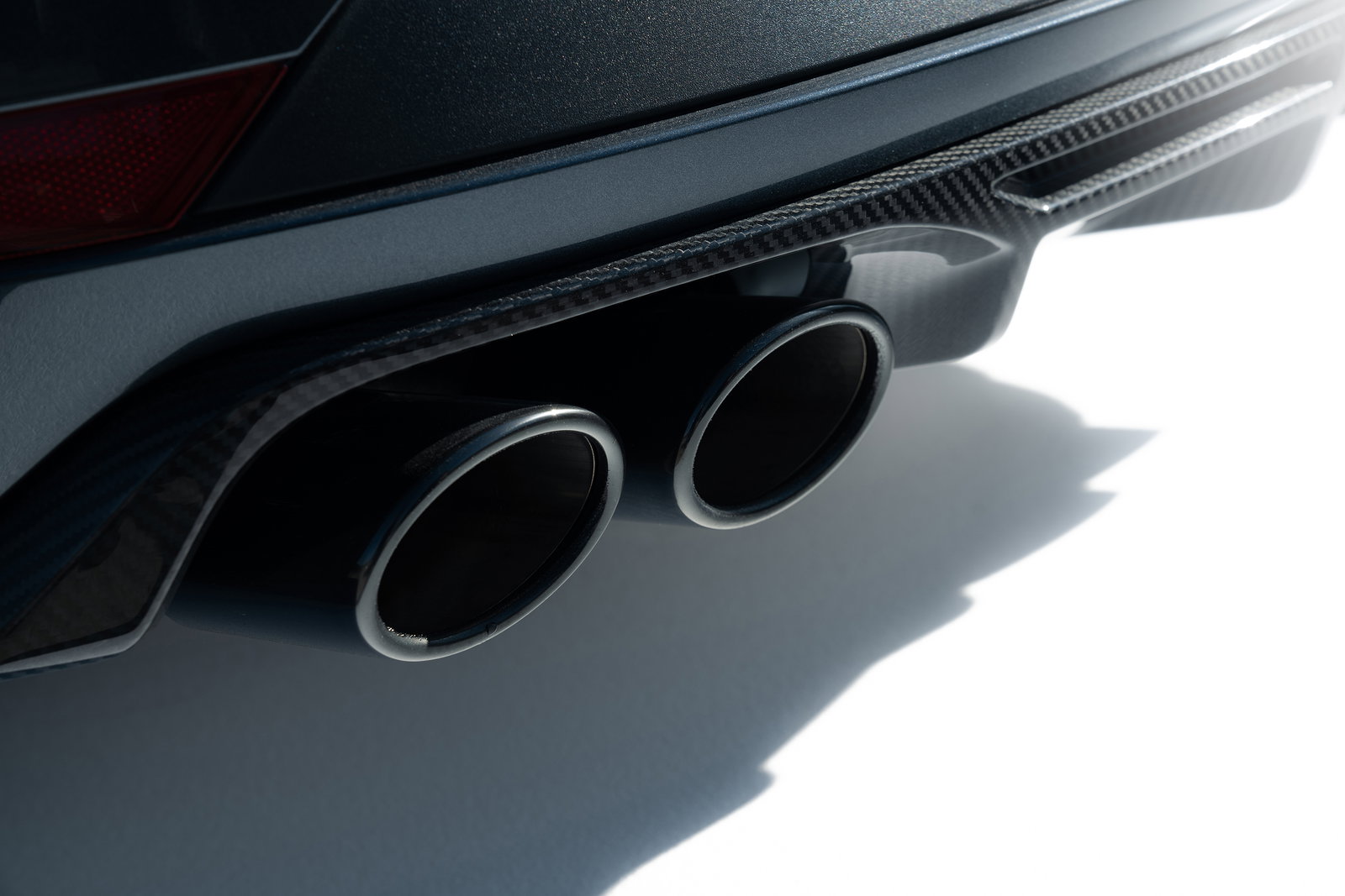 The Leon Cupra R ST features various carbonfibre details