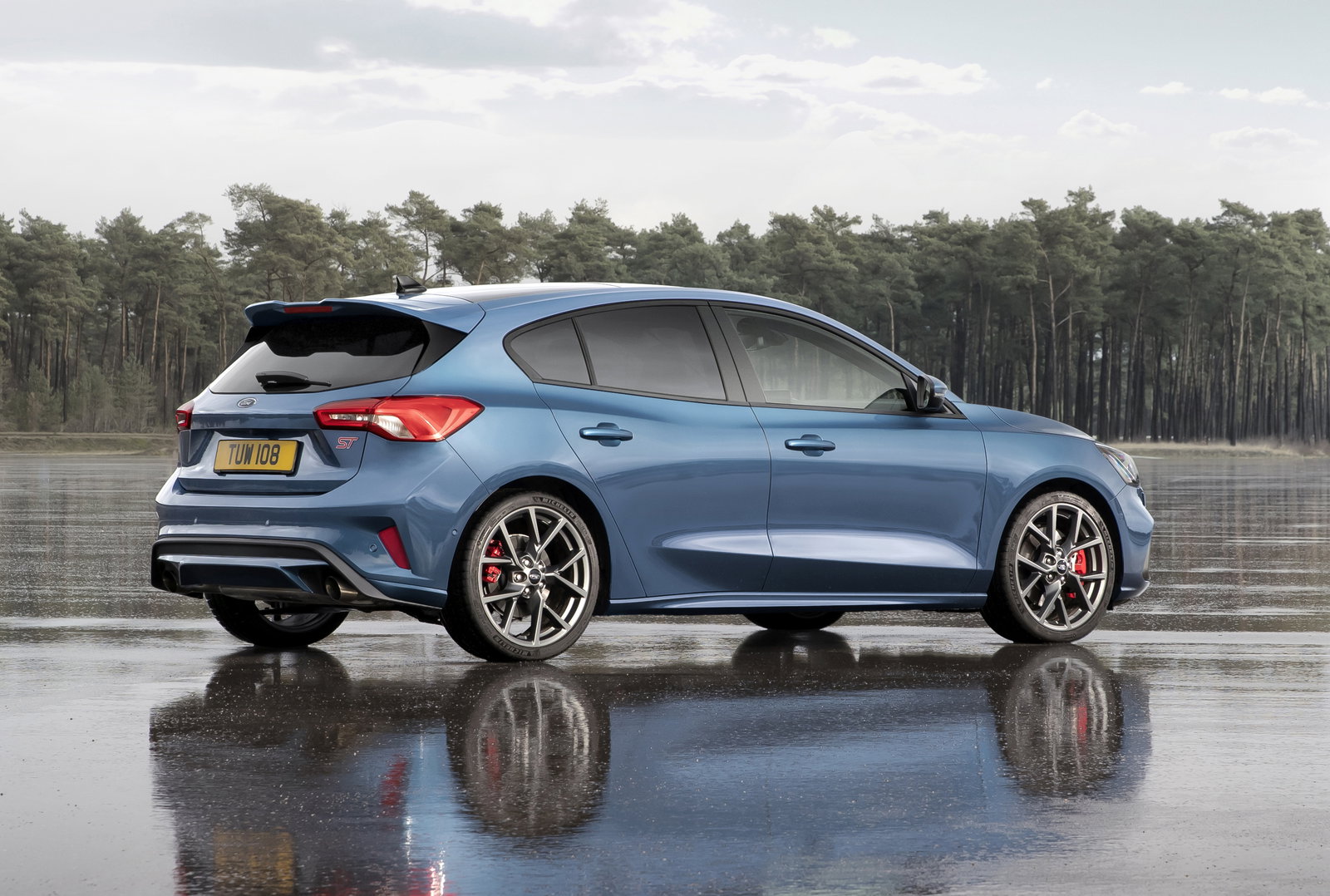 The New Ford Focus ST Is Almost £1000 Cheaper Than A Golf GTI