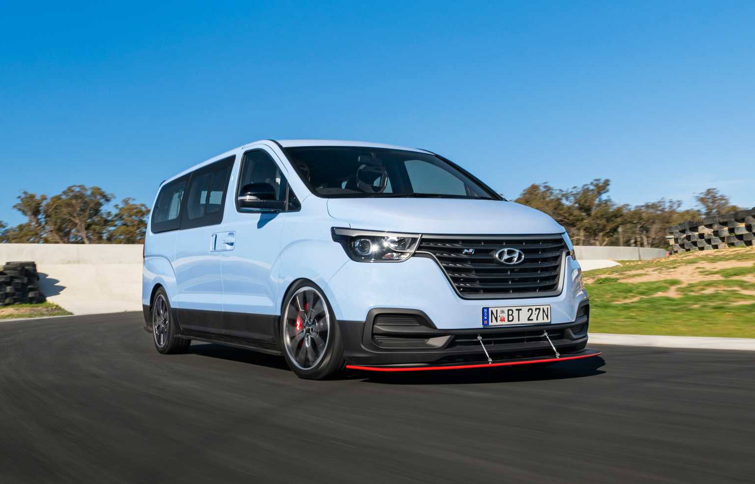 The Hyundai iMax N Is An 8-Seat Drift MPV With 402bhp