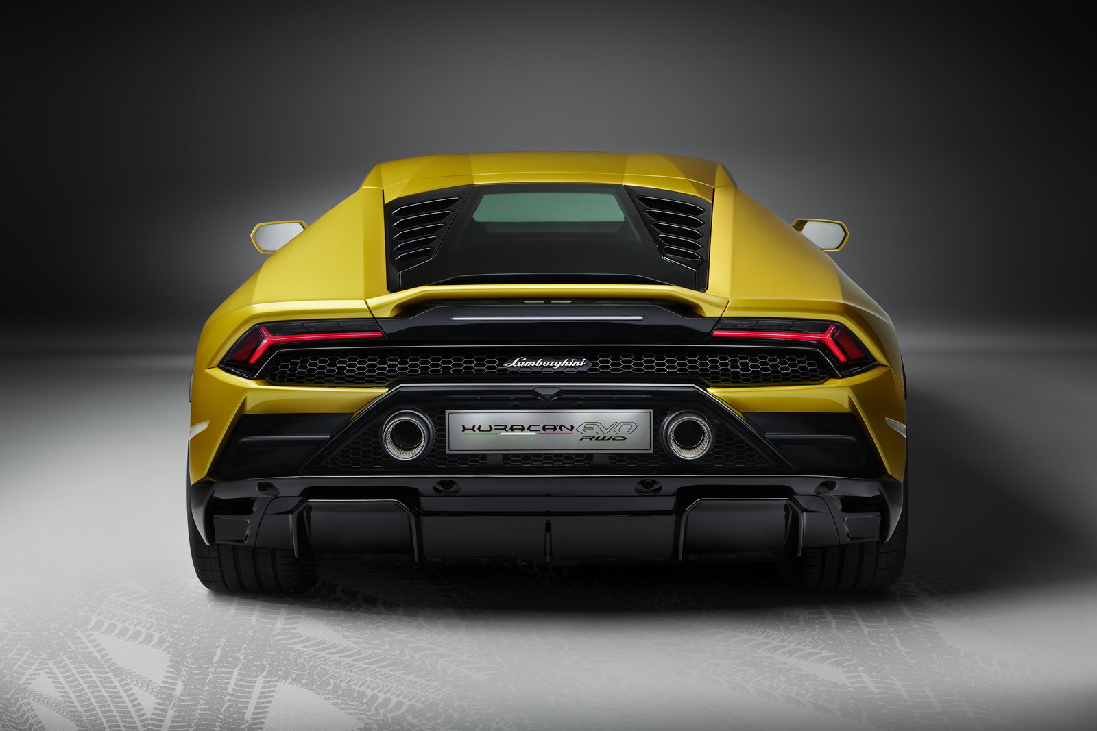 The New Lamborghini Huracan Evo RWD Is The Baby Lambo You Want
