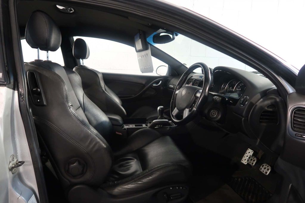 Celebrate Holden’s Finest With An £8000 Vauxhall Monaro