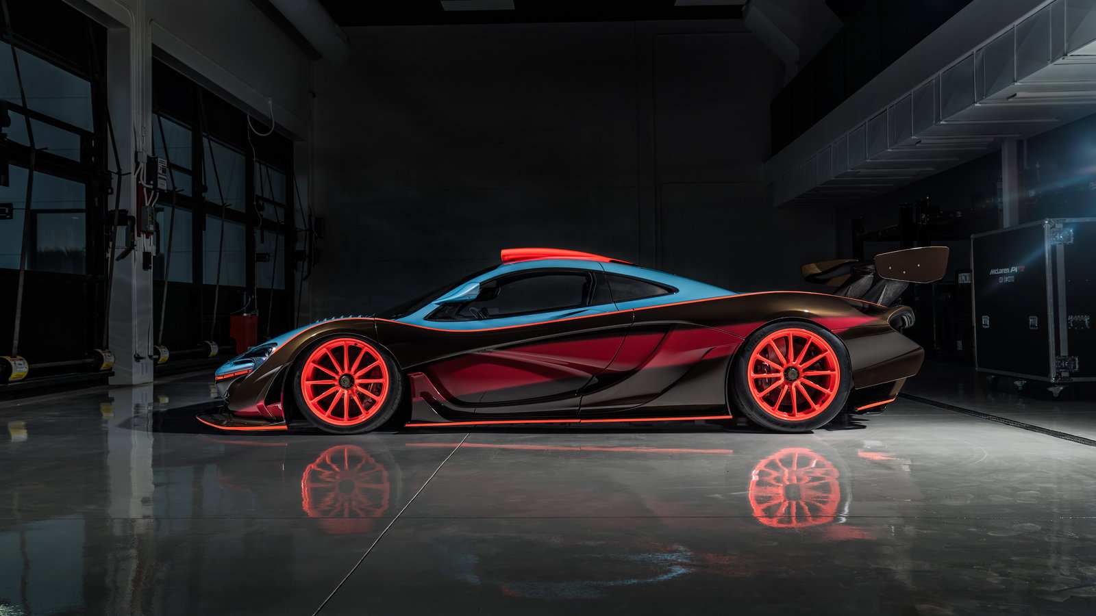 The Lanzante McLaren P1 GTR-18 Is A Longtail, Gulf-Liveried Beauty