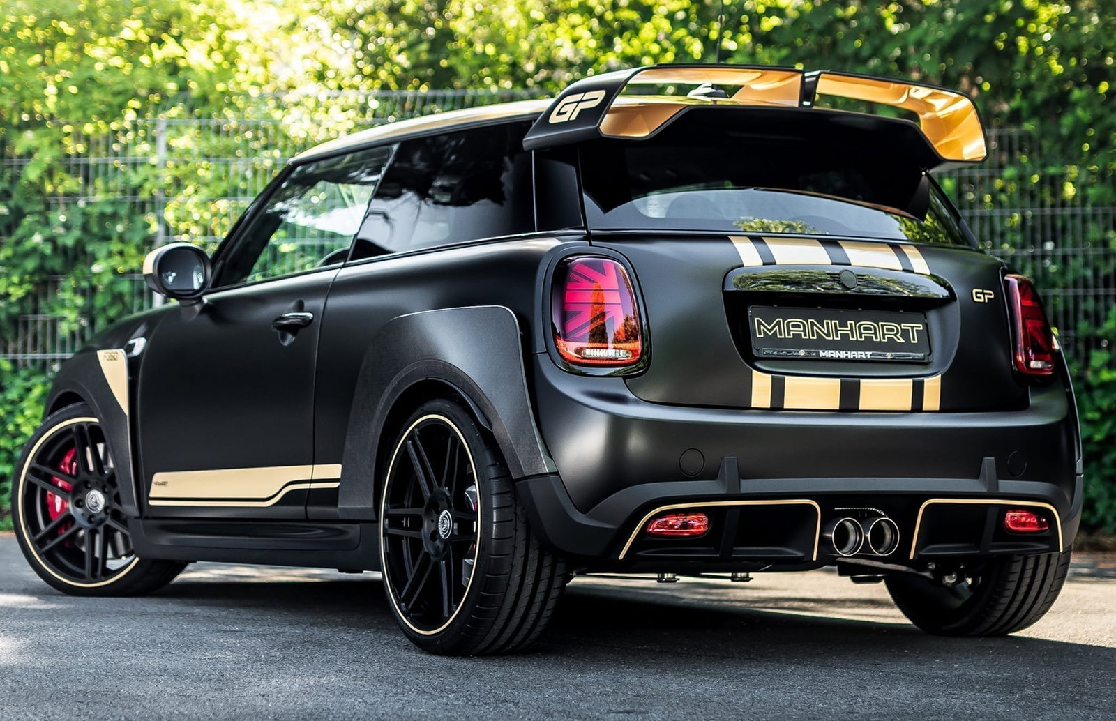 The Manhart Mini 'GP3' Has 350bhp And Lots Of Gold Bits