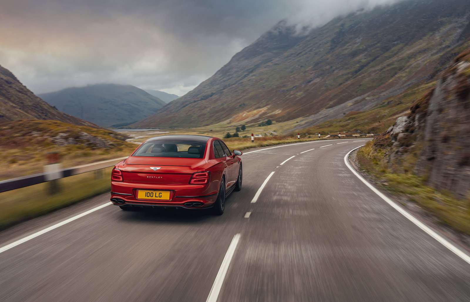 The 542bhp Bentley Flying Spur V8 Is 100kg Lighter Than The W12, Still Silly Fast