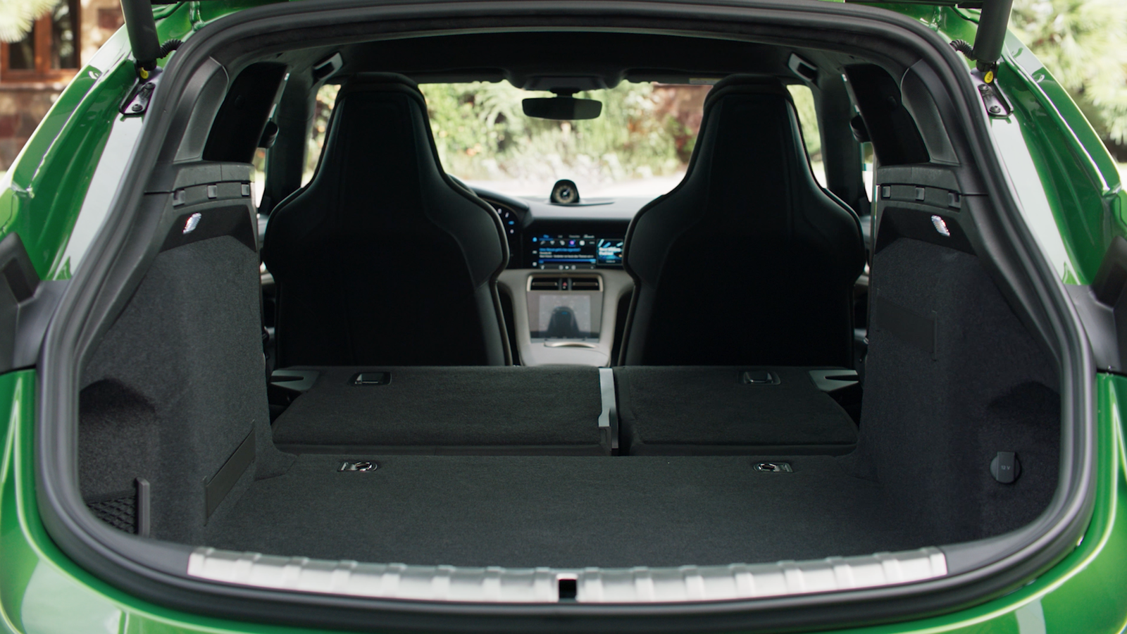 The 751bhp Porsche Taycan Cross Turismo Is The Ultimate EV All-Rounder