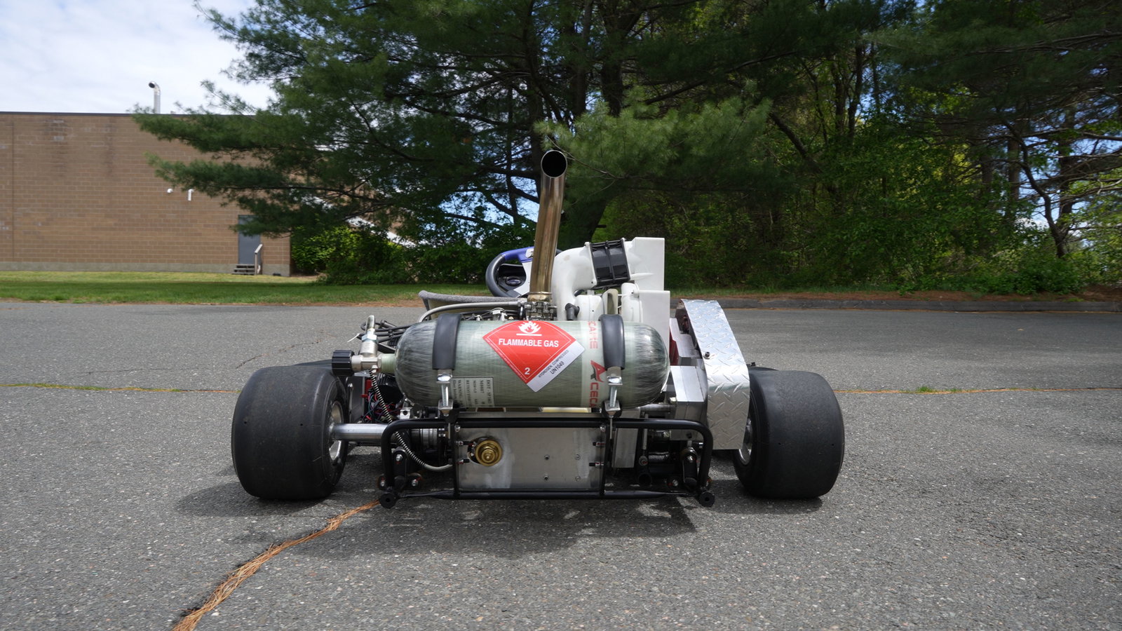 This Go-Kart Is Powered By A Tiny 2kg Rotary Hydrogen Engine
